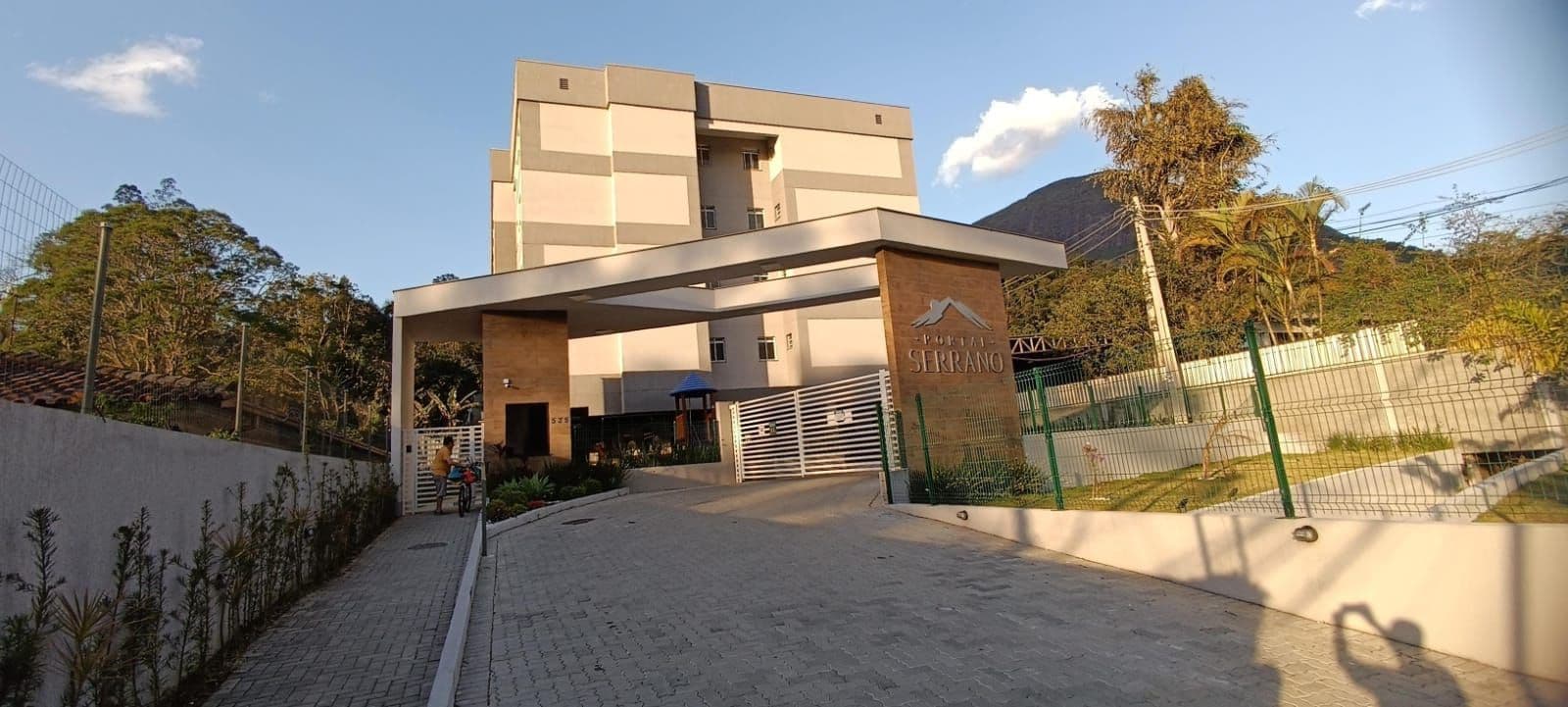 Apartamento em Ermitage — foto 1